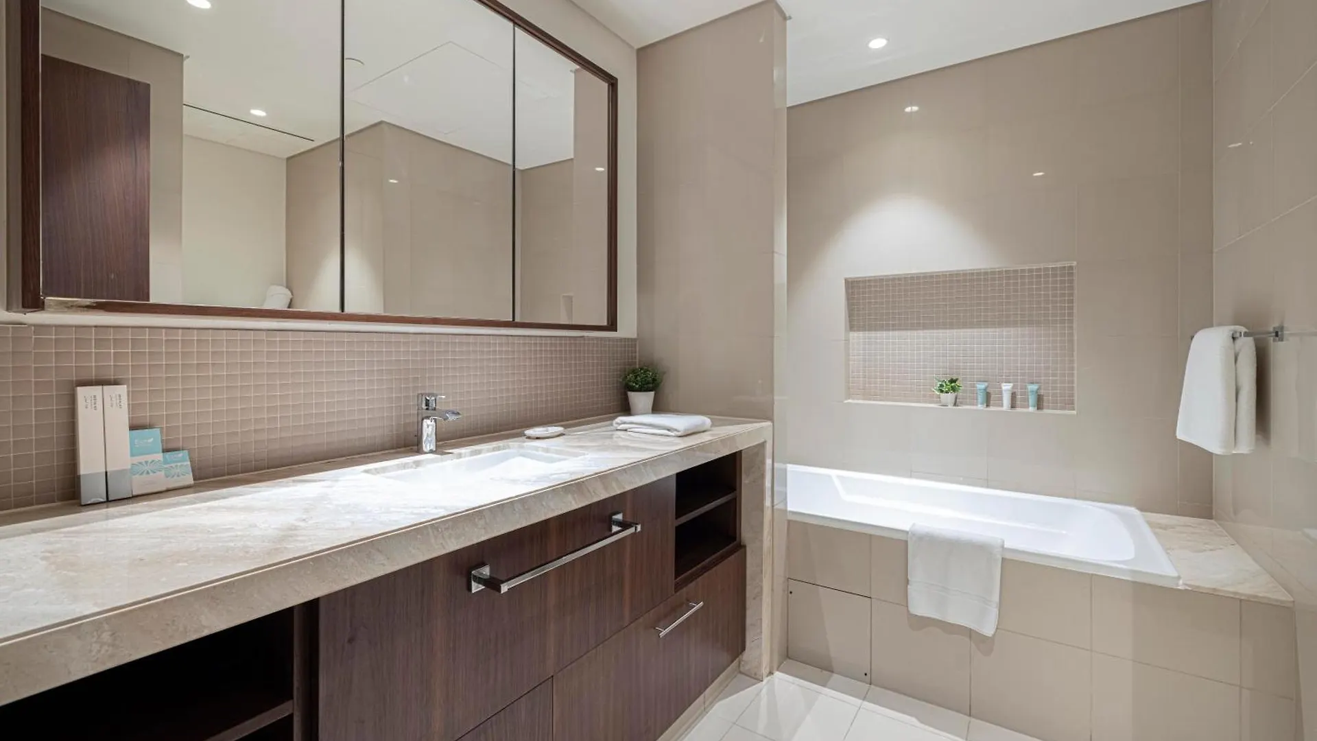 Full Burj Khalifa - 3 Bedroom + Maid In Downtown Dubai