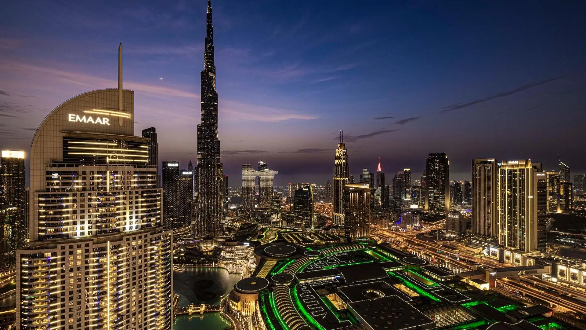 Full Burj Khalifa - 3 Bedroom + Maid In Downtown Dubai 0*,  United Arab Emirates