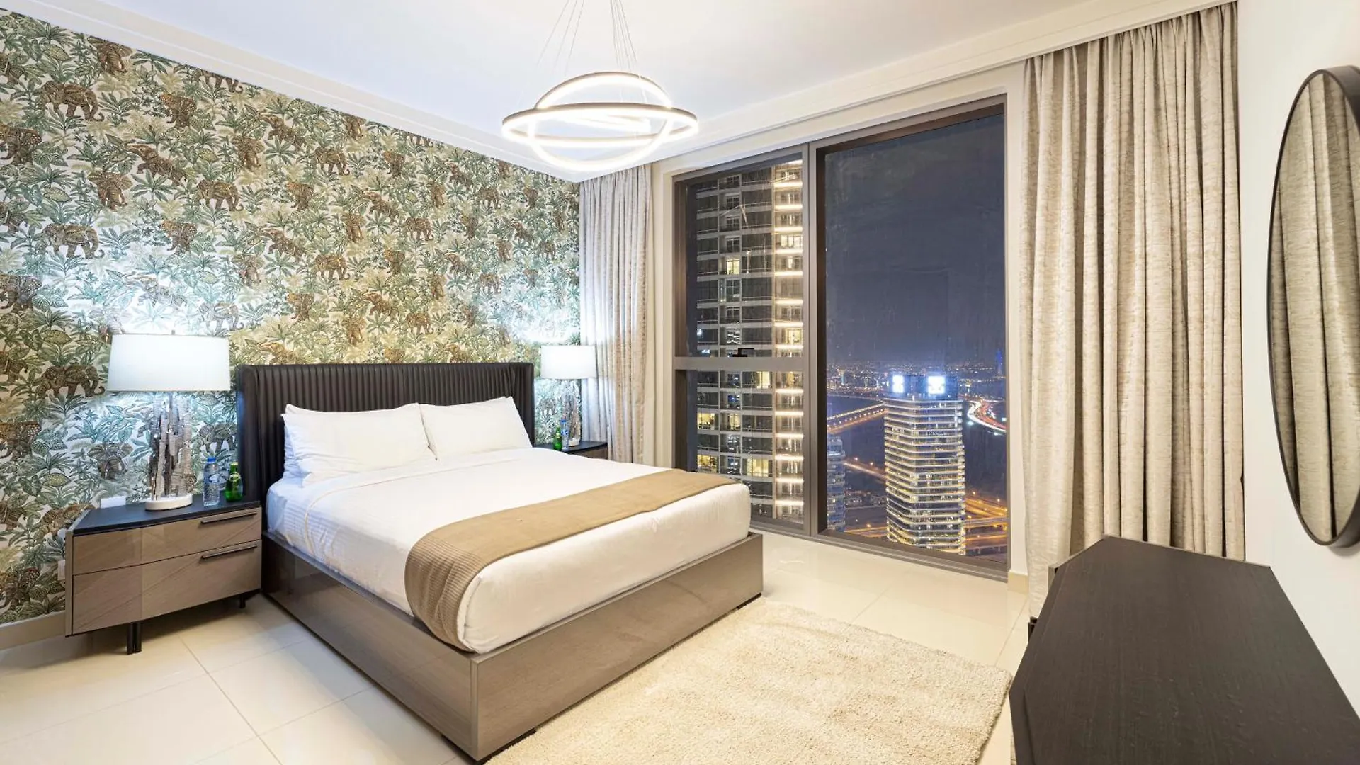 Full Burj Khalifa - 3 Bedroom + Maid In Downtown Dubai Apartment