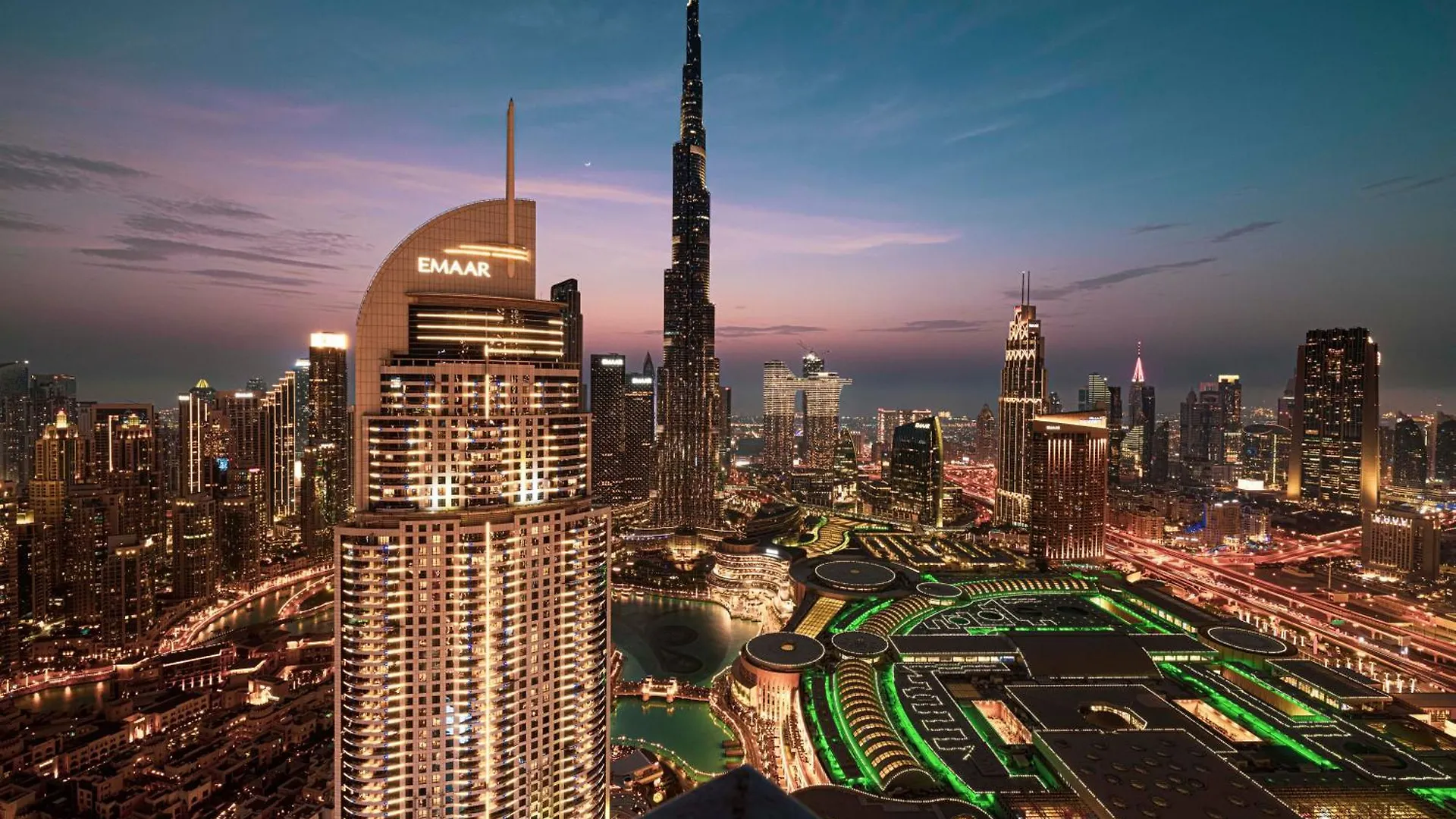Full Burj Khalifa - 3 Bedroom + Maid In Downtown Dubai Apartment