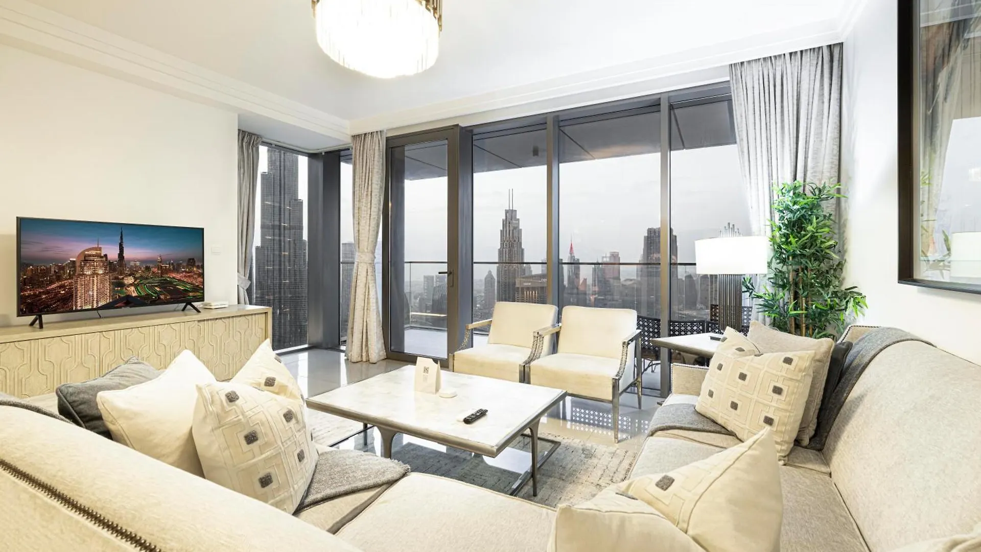 Full Burj Khalifa - 3 Bedroom + Maid In Downtown Dubai Apartment